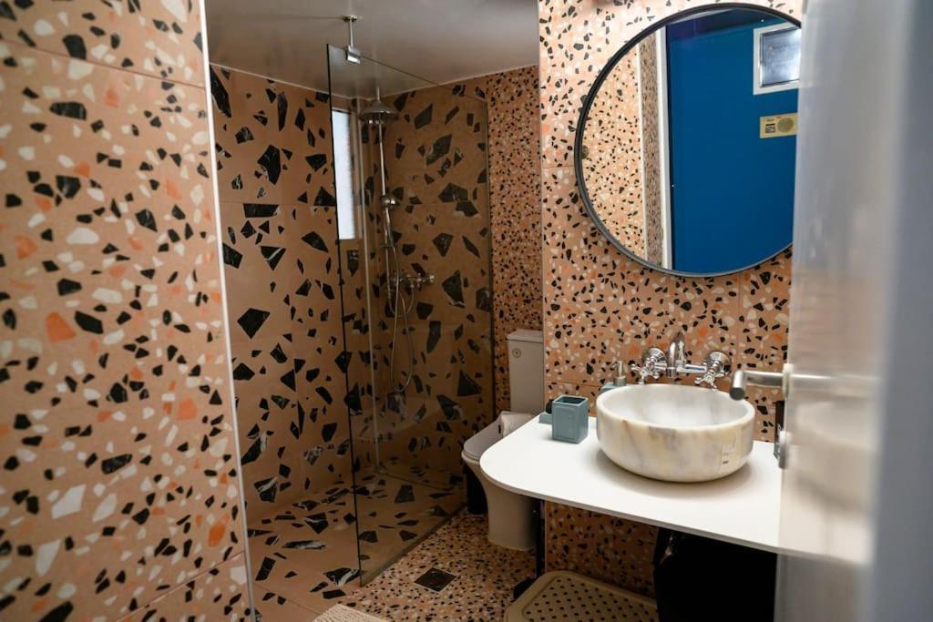 Bluexenia 1 Bedroom Retro Luxury Athens Exterior photo
